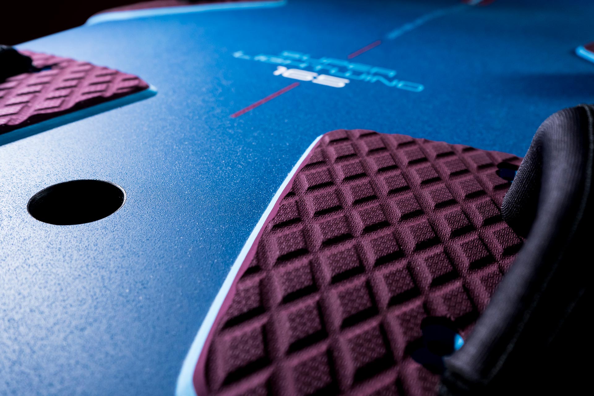 obrazek pad superlightwind 2022 jp)